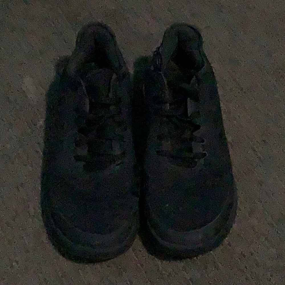 BLACK HEIGHT HELPER ADIDAS VOLLEYBALL SHOES